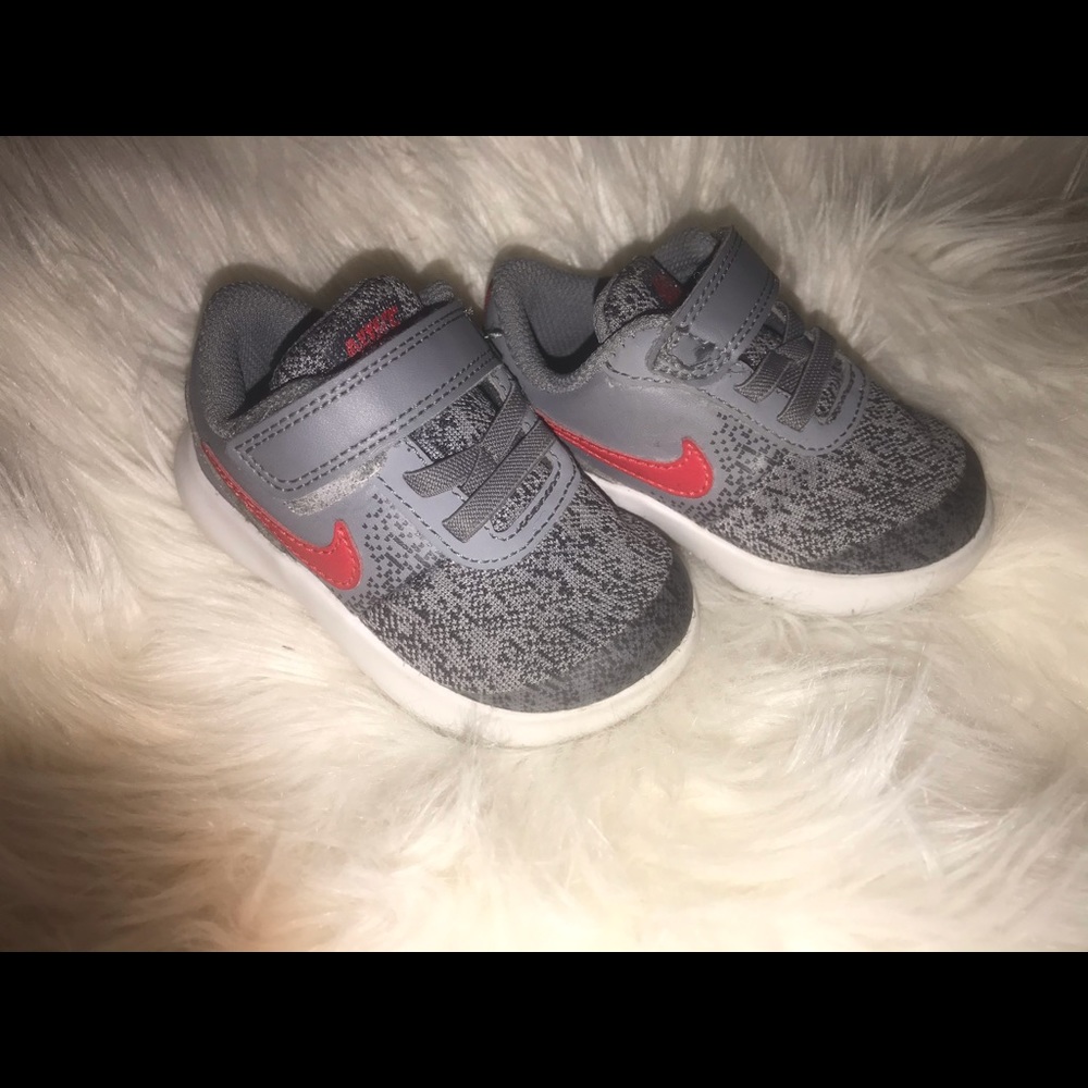 Nike baby boy sneakers 5c